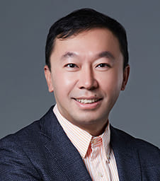 Wei-Chao Chen:Chief Digital Officer & Senior Vice President 
